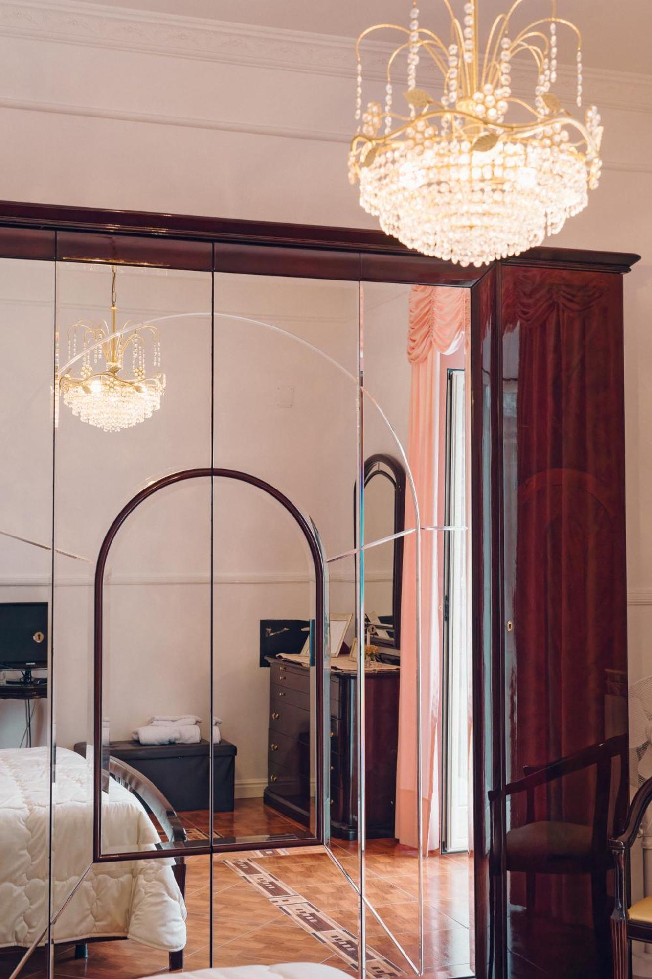 Hotel La Famiglia à Pollena Trocchia Extérieur photo